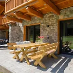 Almrausch Chalet *