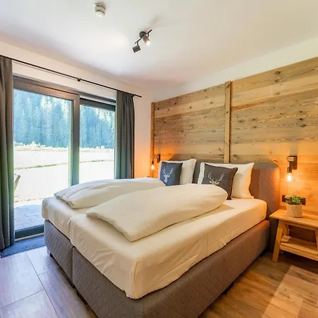 Almrausch Wald im Pinzgau